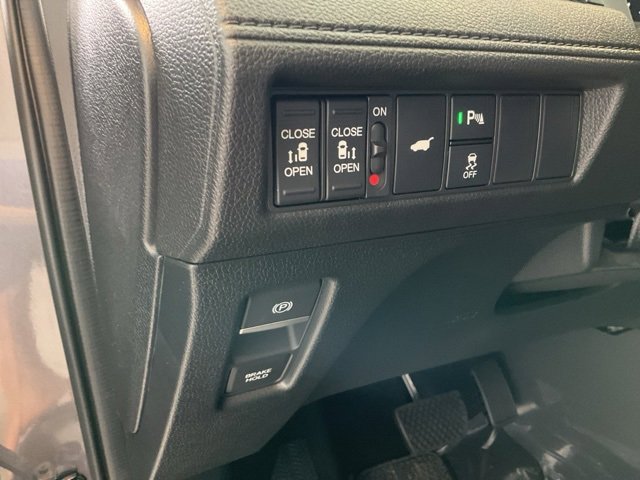 New 2026 Honda Odyssey Touring image 9