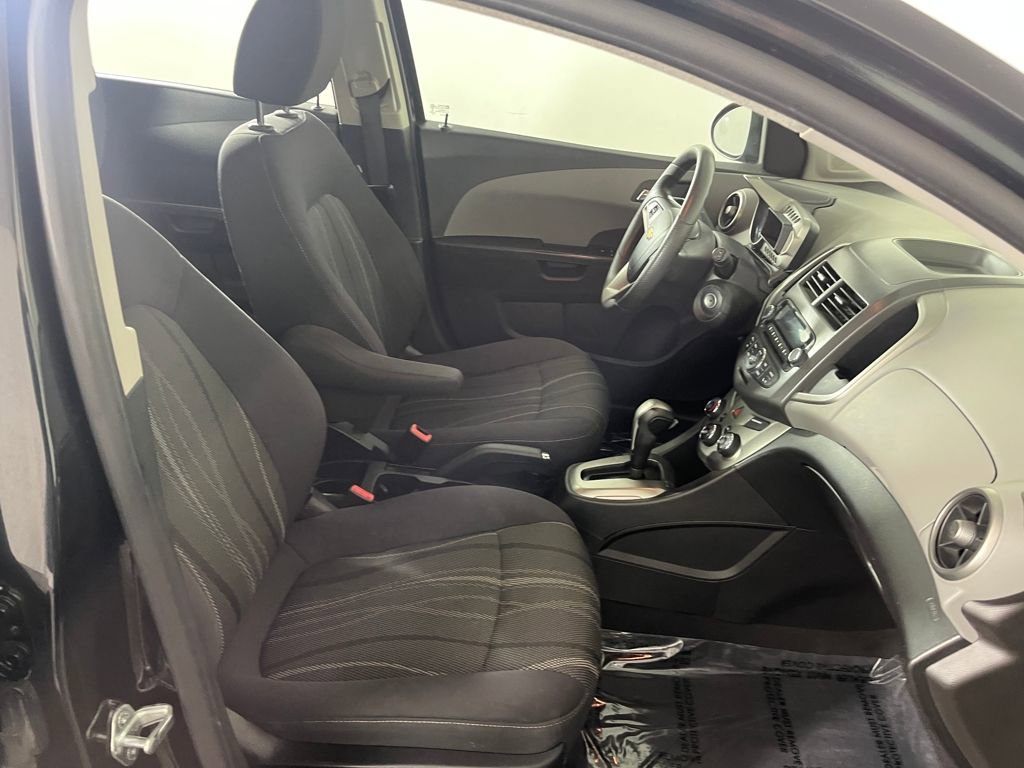 Used 2013 Chevrolet Sonic LT image 17