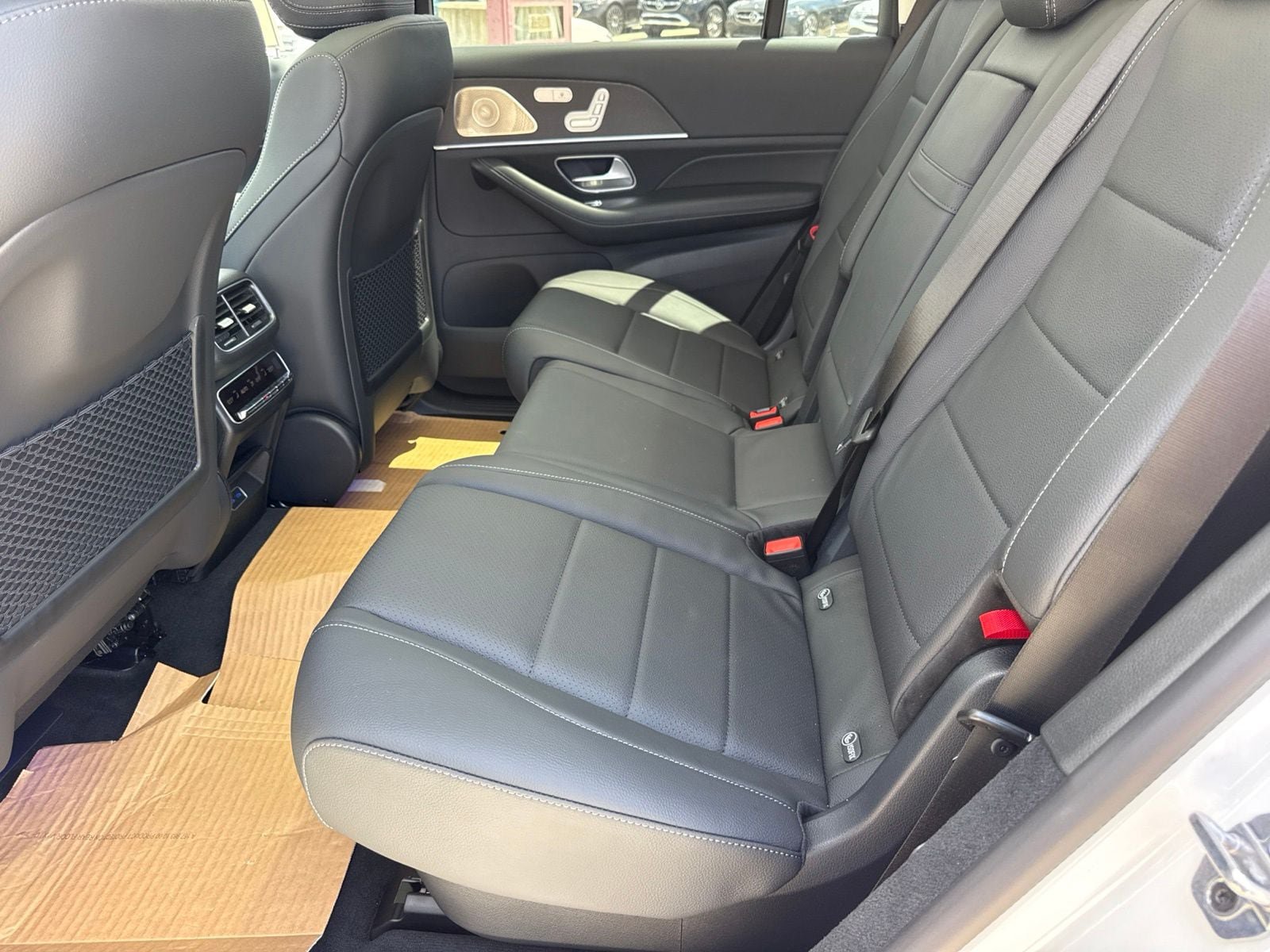 New 2026 Mercedes-Benz GLS 450 4MATIC image 31