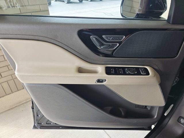 Used 2021 Lincoln Aviator 2WD image 34