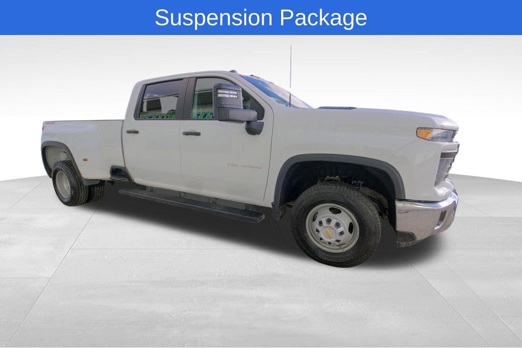 Used 2024 Chevrolet Silverado 3500 W/T image 9