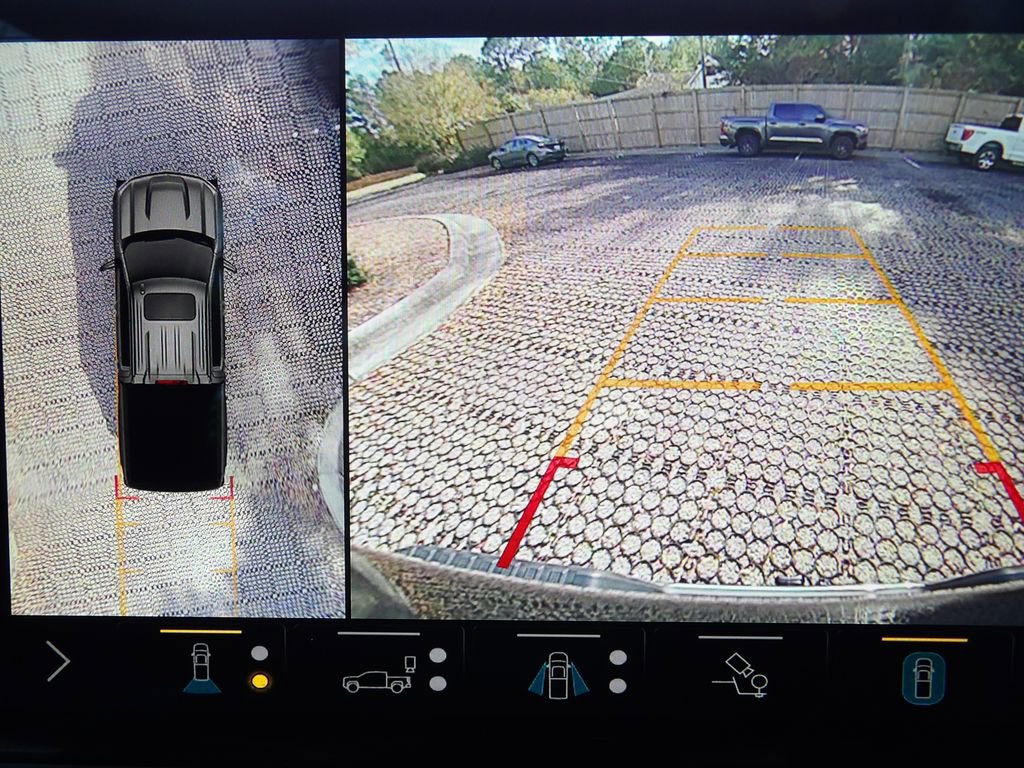 Used 2022 Chevrolet Silverado 1500 LTZ w/ Z71 Off-Road Package image 23