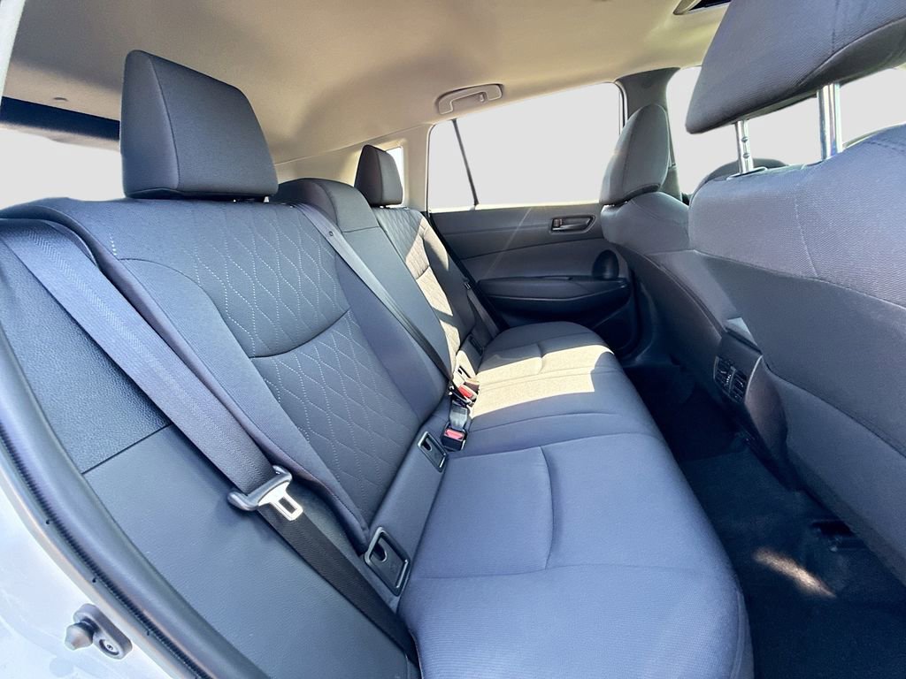 Used 2024 Toyota Corolla Cross LE w/ Moonroof Package FWD image 31