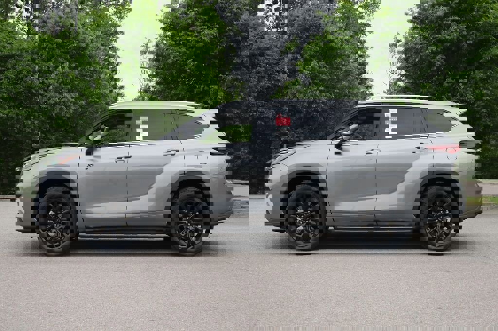 New 2026 Toyota Highlander XLE AWD/4WD image 2