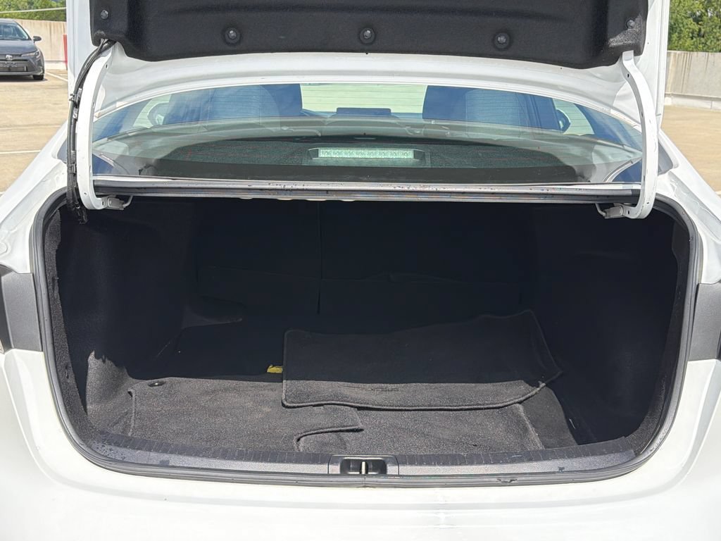 Used 2023 Toyota Corolla LE FWD image 6