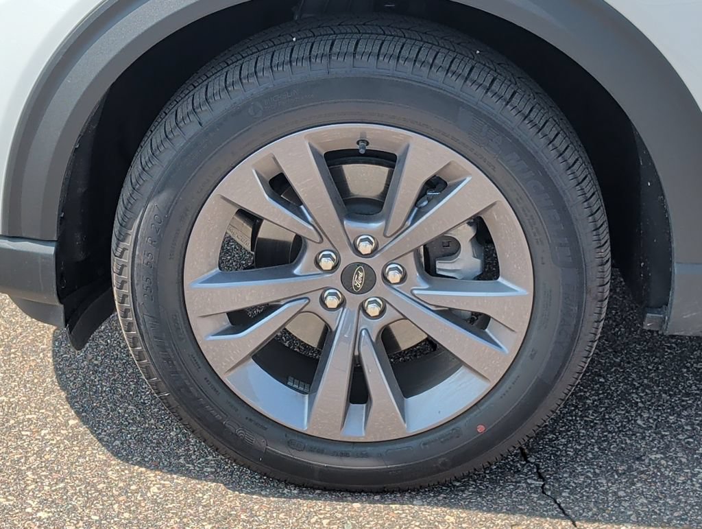 New 2026 Ford Explorer Active w/ Active Comfort Package AWD/4WD image 8