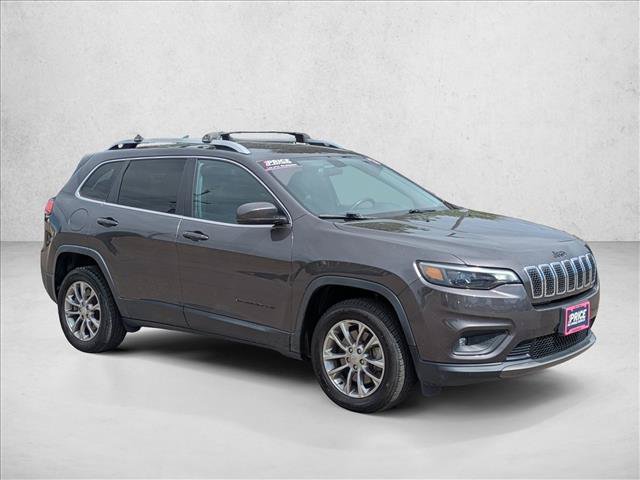 Used 2019 Jeep Cherokee Latitude Plus w/ Cold Weather Group AWD/4WD image 3