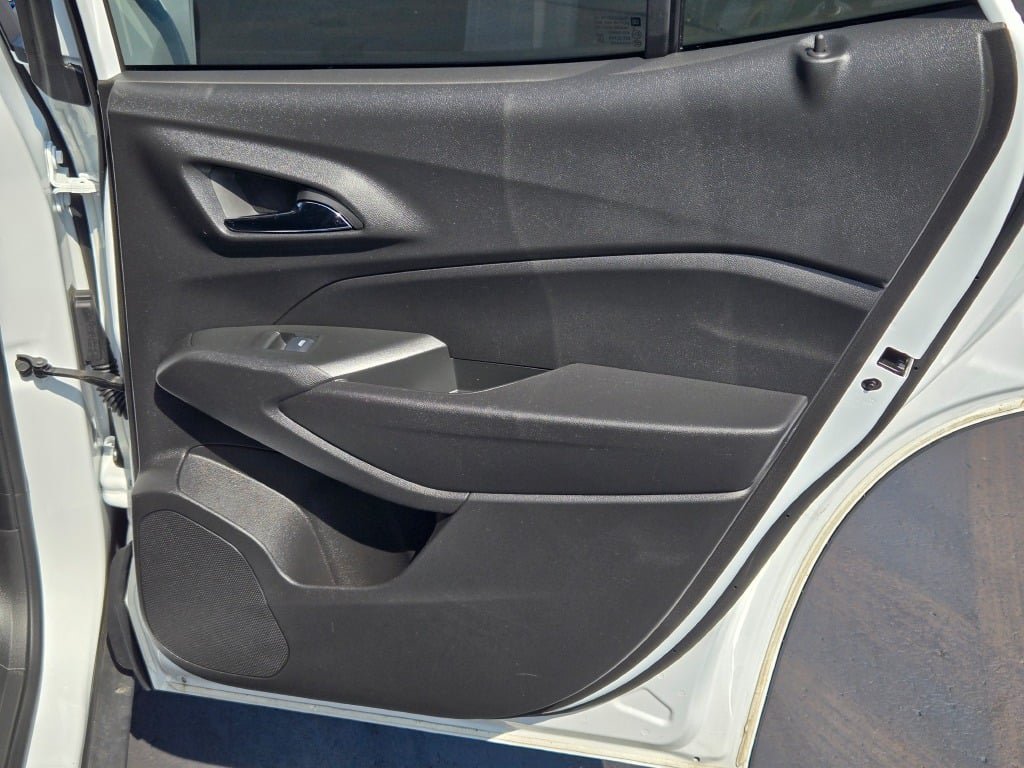 Used 2026 Chevrolet Trax LT FWD image 9