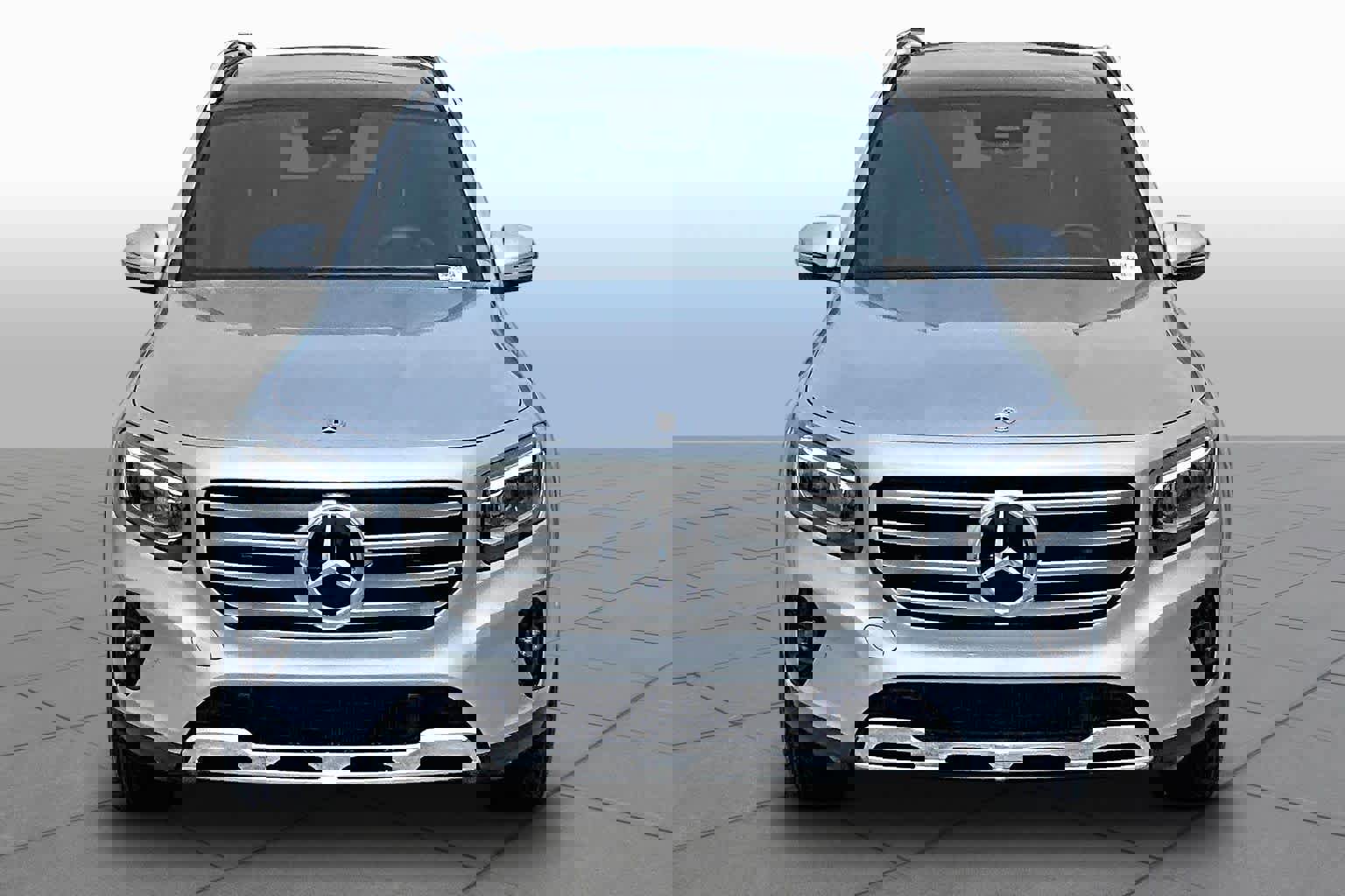 Used 2025 Mercedes-Benz GLB 250 image 4