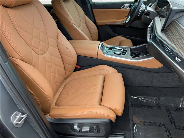 Certified 2025 BMW X5 xDrive50e w/ Premium Package image 22