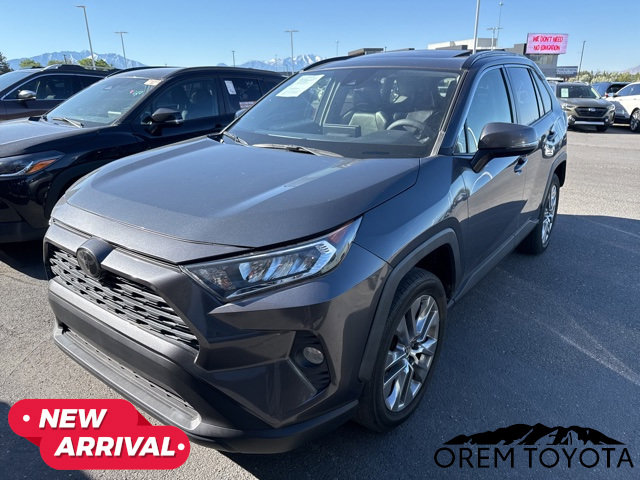 Used 2020 Toyota RAV4 XLE Premium FWD image 4