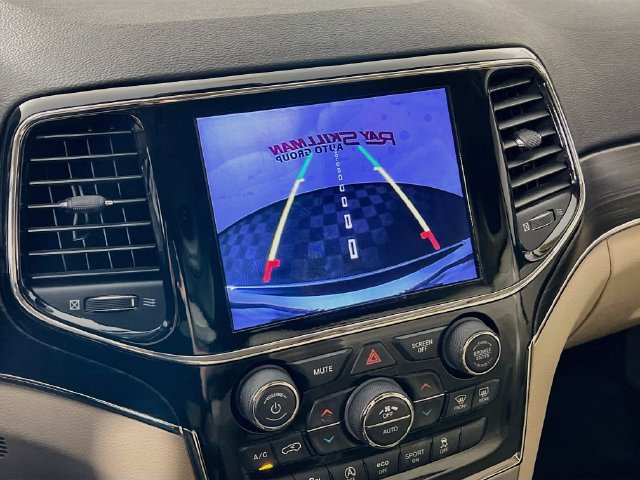 Used 2019 Jeep Grand Cherokee Limited AWD/4WD image 19
