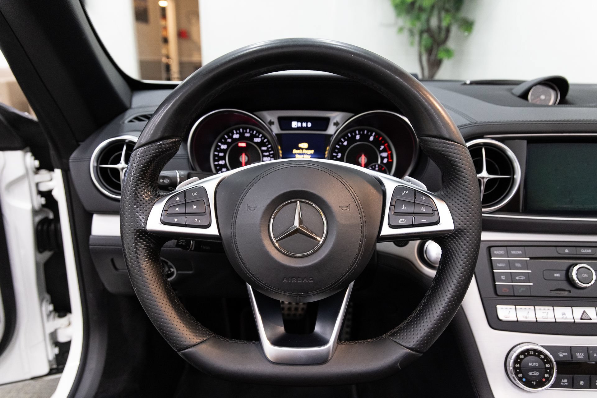 Used 2017 Mercedes-Benz SL 450 image 15