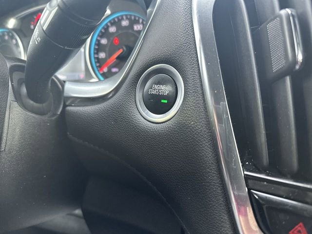 Used 2023 Chevrolet Traverse LT image 17