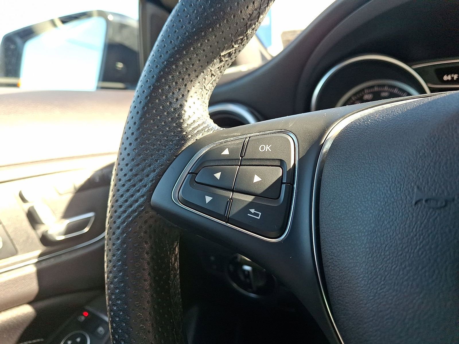 Used 2020 Mercedes-Benz GLA 250 4MATIC w/ Premium Package image 23