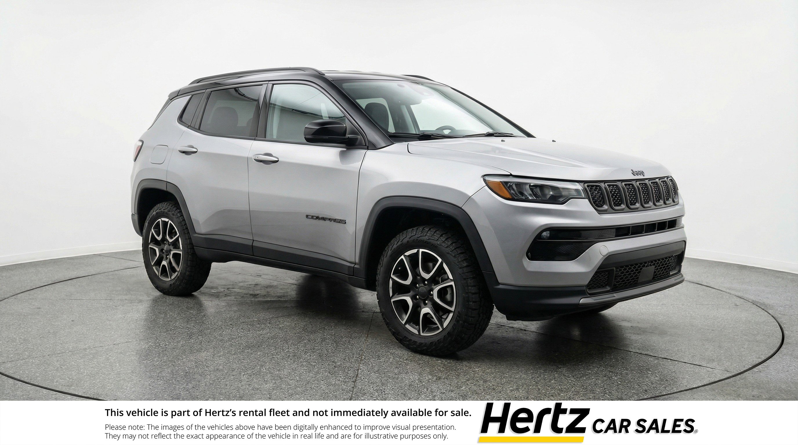Used 2025 Jeep Compass Trailhawk image 1