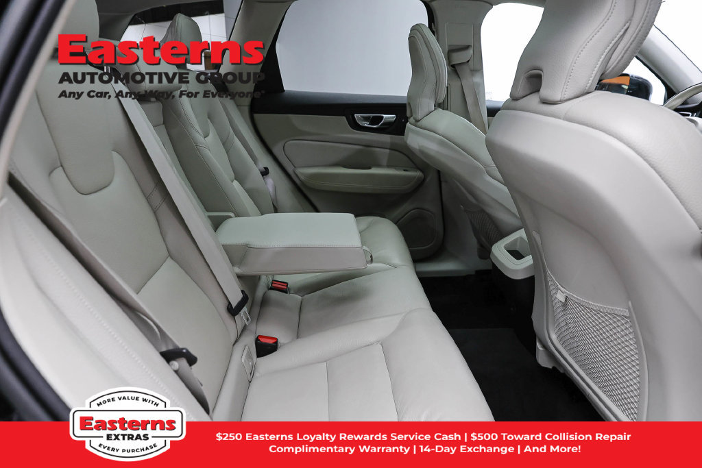 Used 2022 Volvo XC60 B5 Momentum w/ Climate Package AWD/4WD image 23