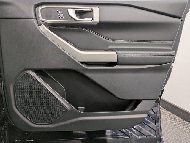Certified 2022 Ford Explorer XLT w/ Equipment Group 202A image 27