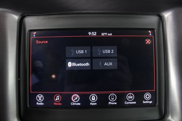 Used 2020 Dodge Charger SXT w/ Blacktop Package image 5