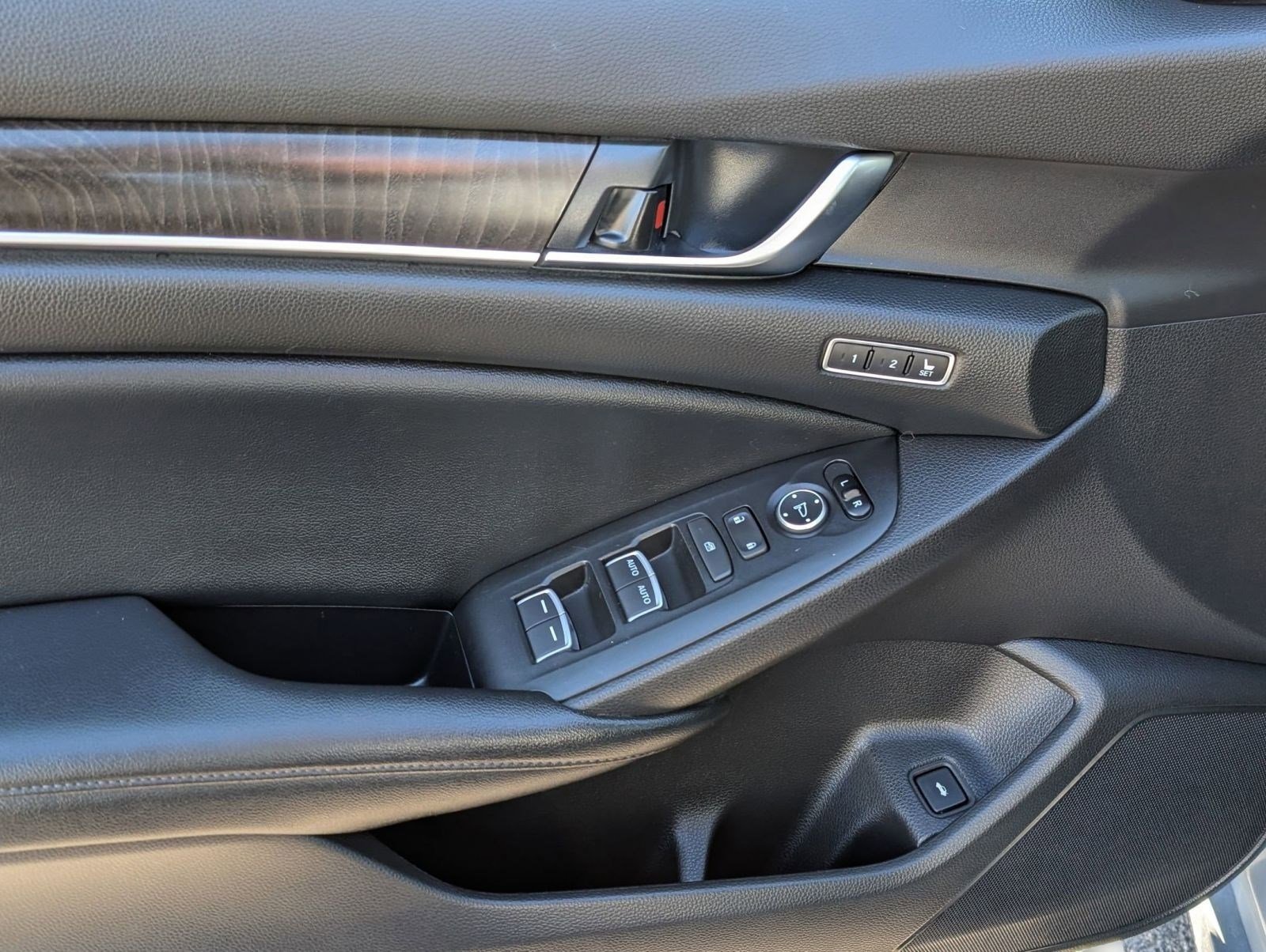 Used 2021 Honda Accord Touring image 14