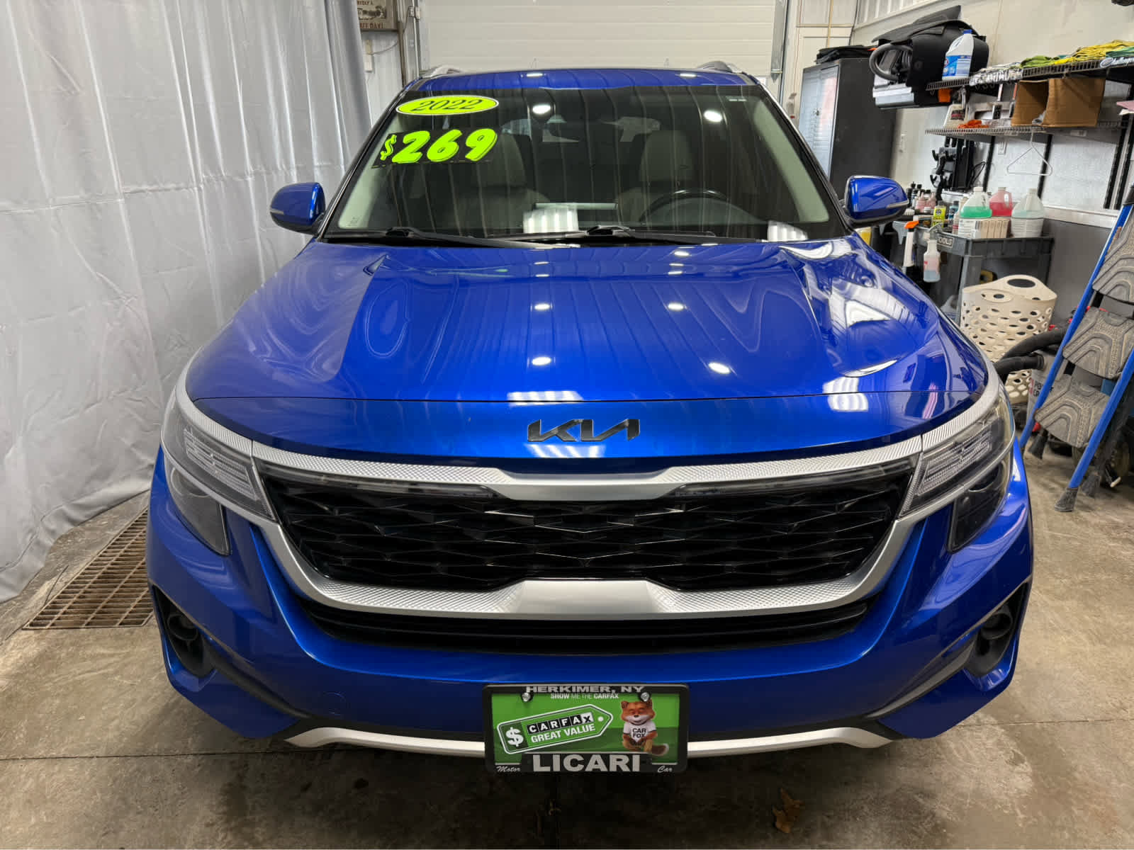 Used 2022 Kia Seltos EX image 2