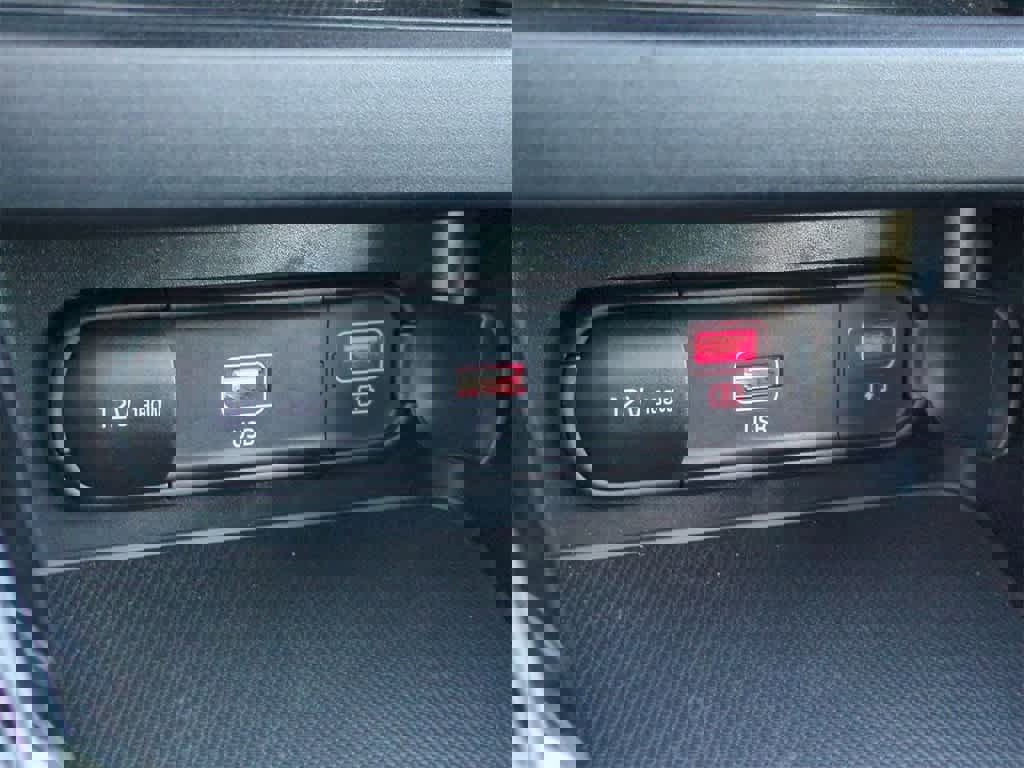 Used 2024 Kia Forte GT-Line w/ GT-Line Premium Package image 24