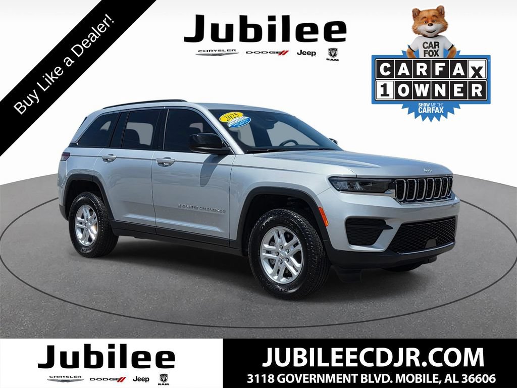Used 2025 Jeep Grand Cherokee Laredo w/ Luxury Tech Group I AWD/4WD video 1