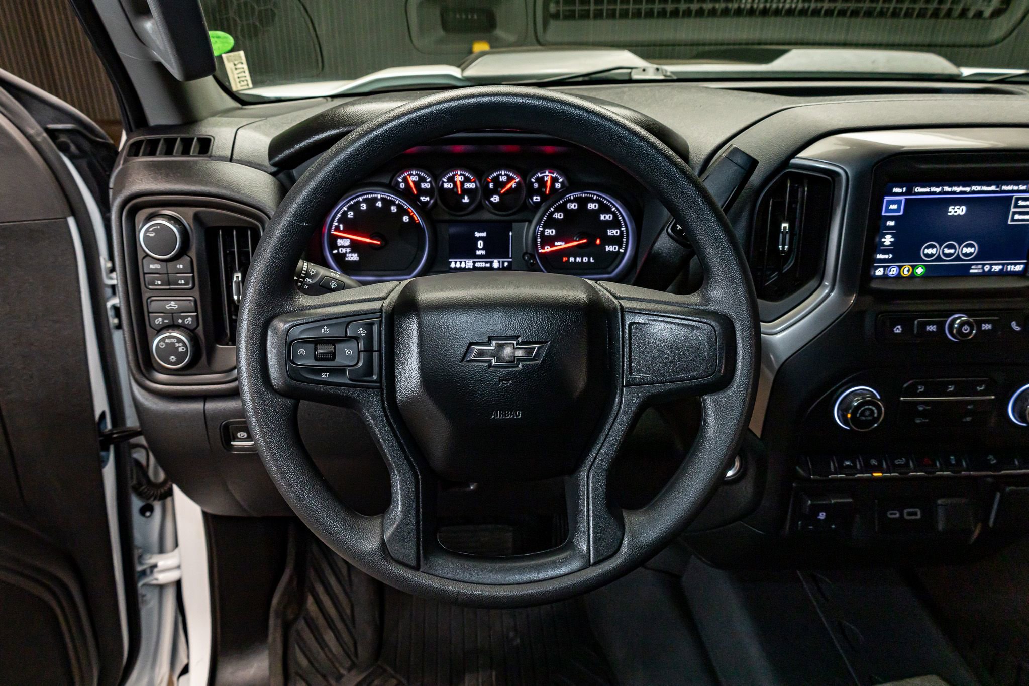 Used 2025 Chevrolet Silverado 1500 Custom Trail Boss w/ LPO, Dark Essentials Package image 20