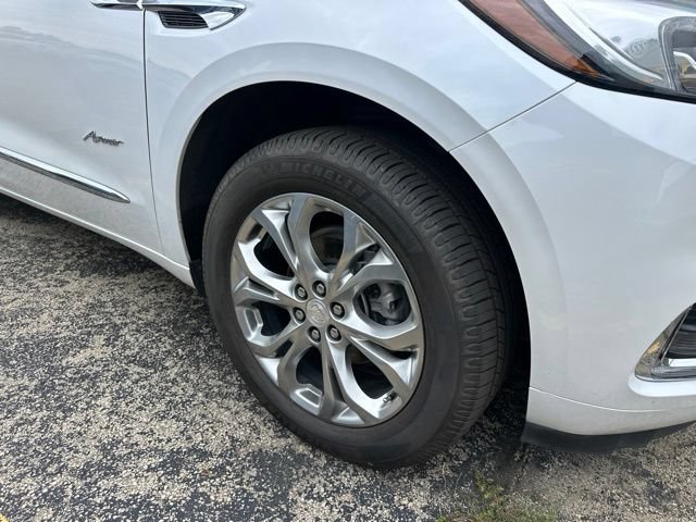 Used 2020 Buick Enclave Avenir w/ Avenir Technology Package AWD/4WD image 3