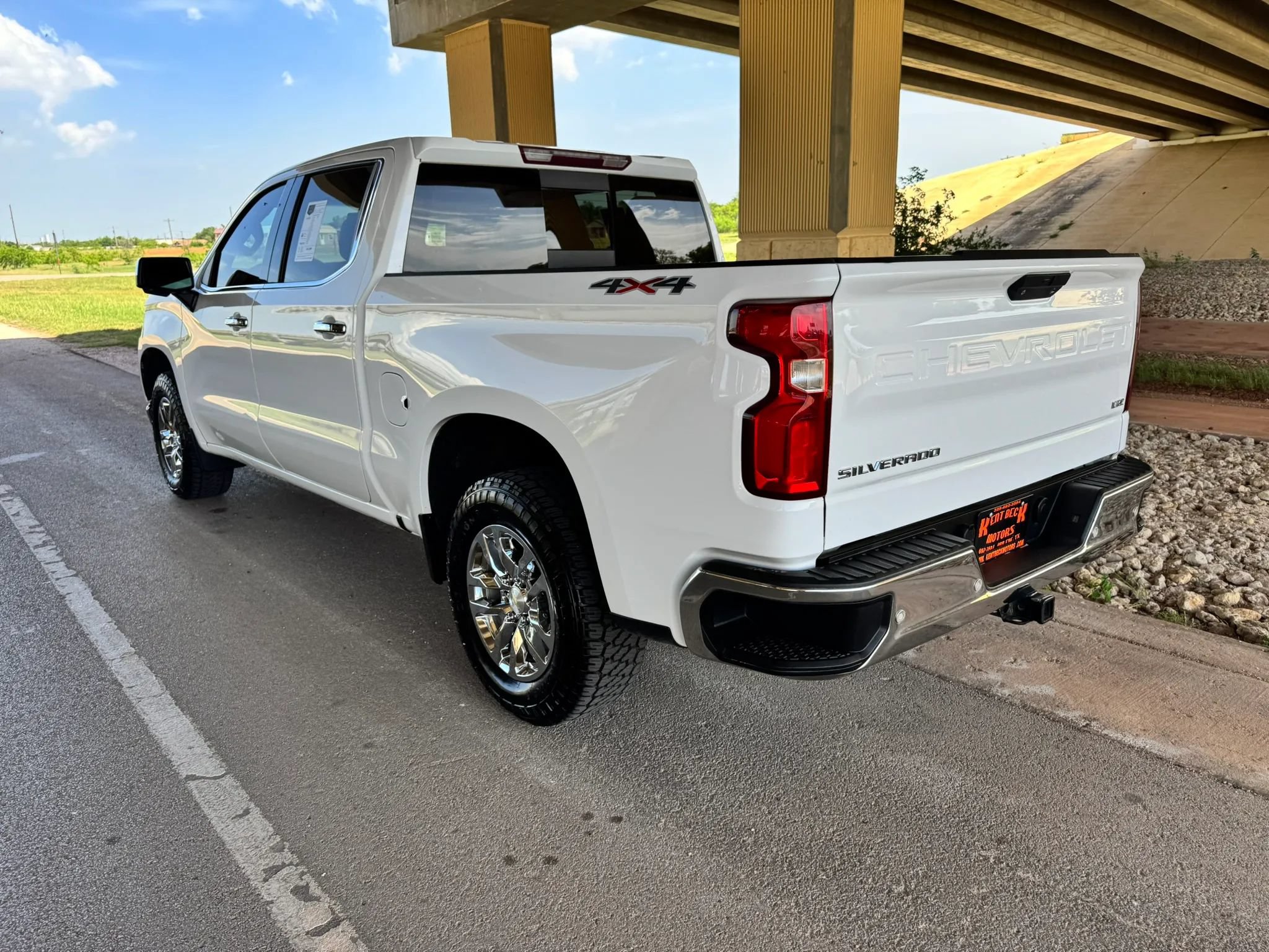 Used 2021 Chevrolet Silverado 1500 LTZ w/ LTZ Convenience Package II AWD/4WD image 5