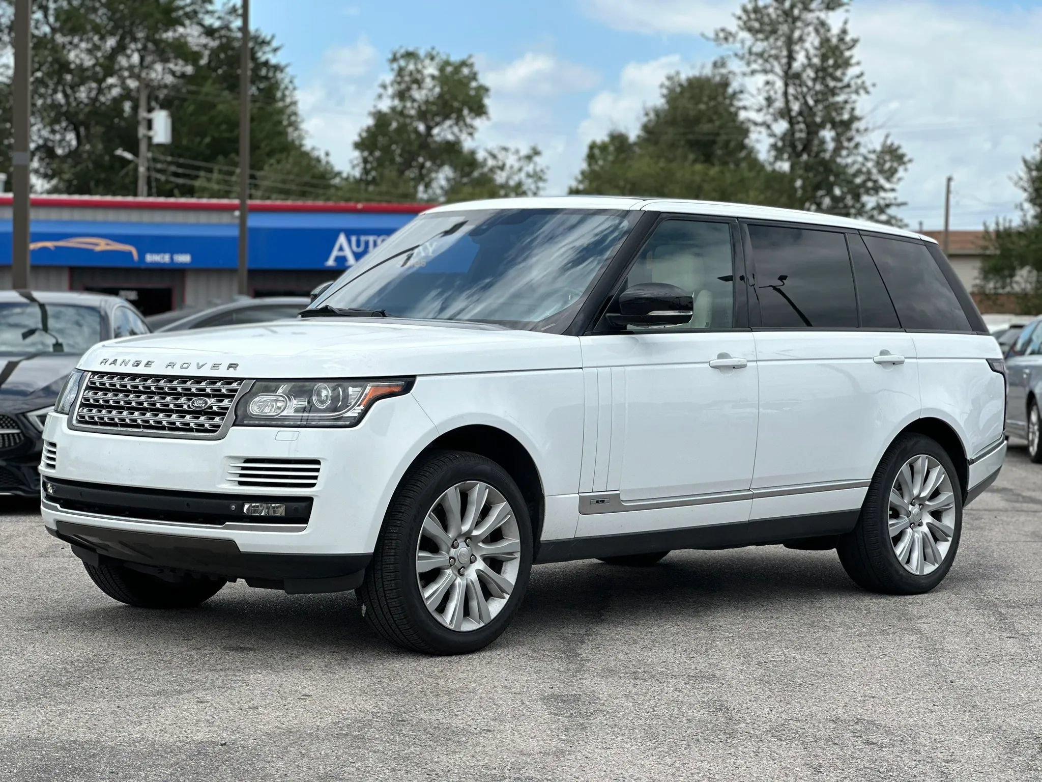 Used 2015 Land Rover Range Rover Long Wheelbase Supercharged AWD/4WD image 1