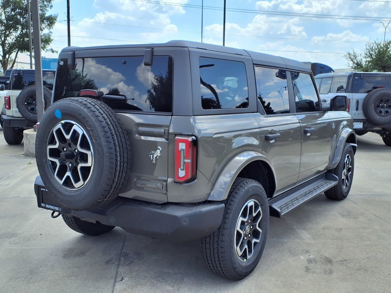New 2026 Ford Bronco Outer Banks AWD/4WD image 4
