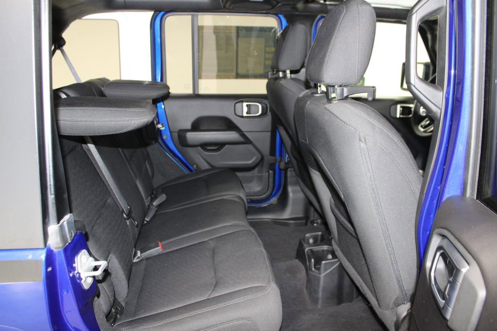 Used 2020 Jeep Wrangler Unlimited Sahara w/ LED Lighting Group image 29