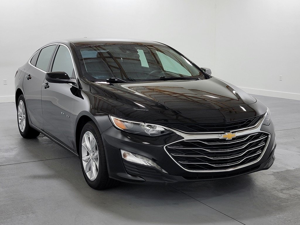 Used 2024 Chevrolet Malibu LT FWD image 2