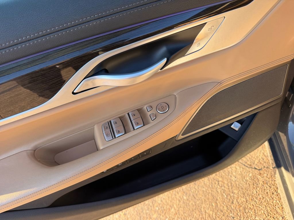 Used 2022 BMW 740i w/ Premium Package image 16