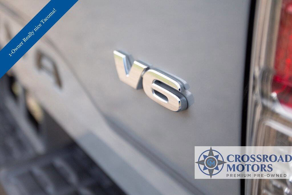 Used 2019 Toyota Tacoma Limited image 13