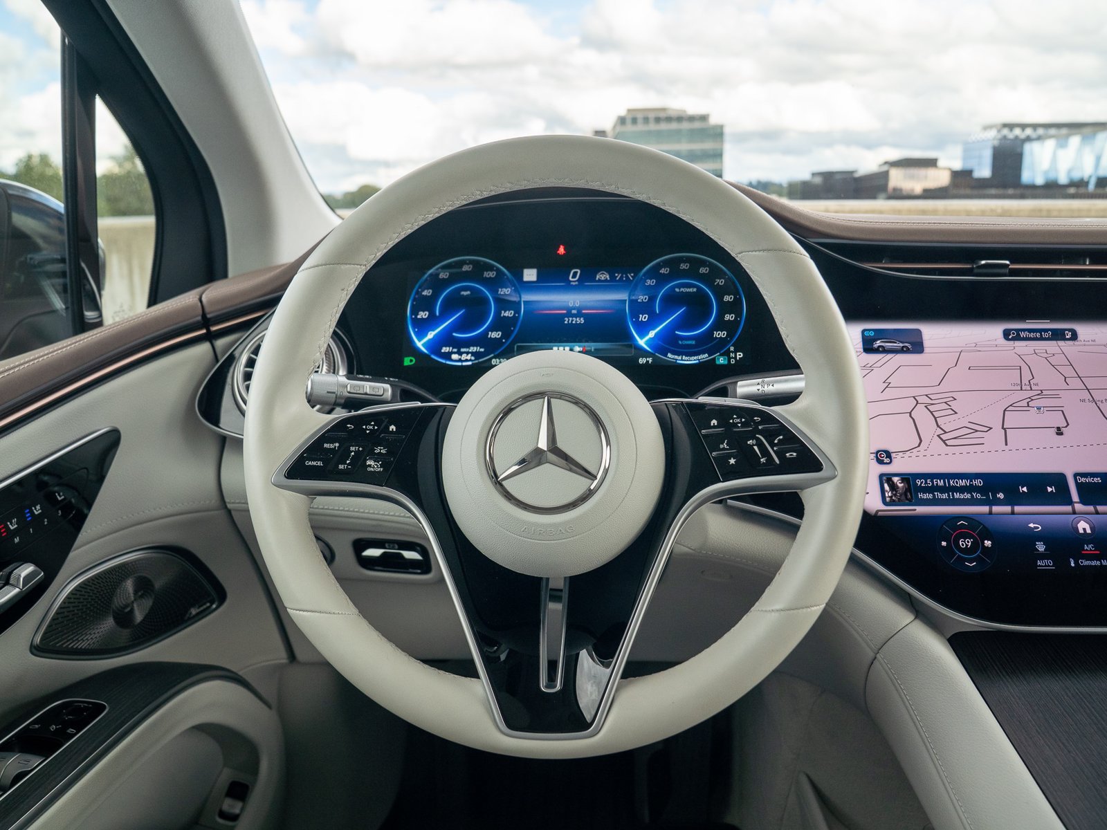 Used 2023 Mercedes-Benz EQS 580 4MATIC SUV image 18