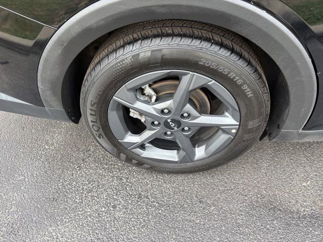 Used 2025 Kia K4 LXS image 41