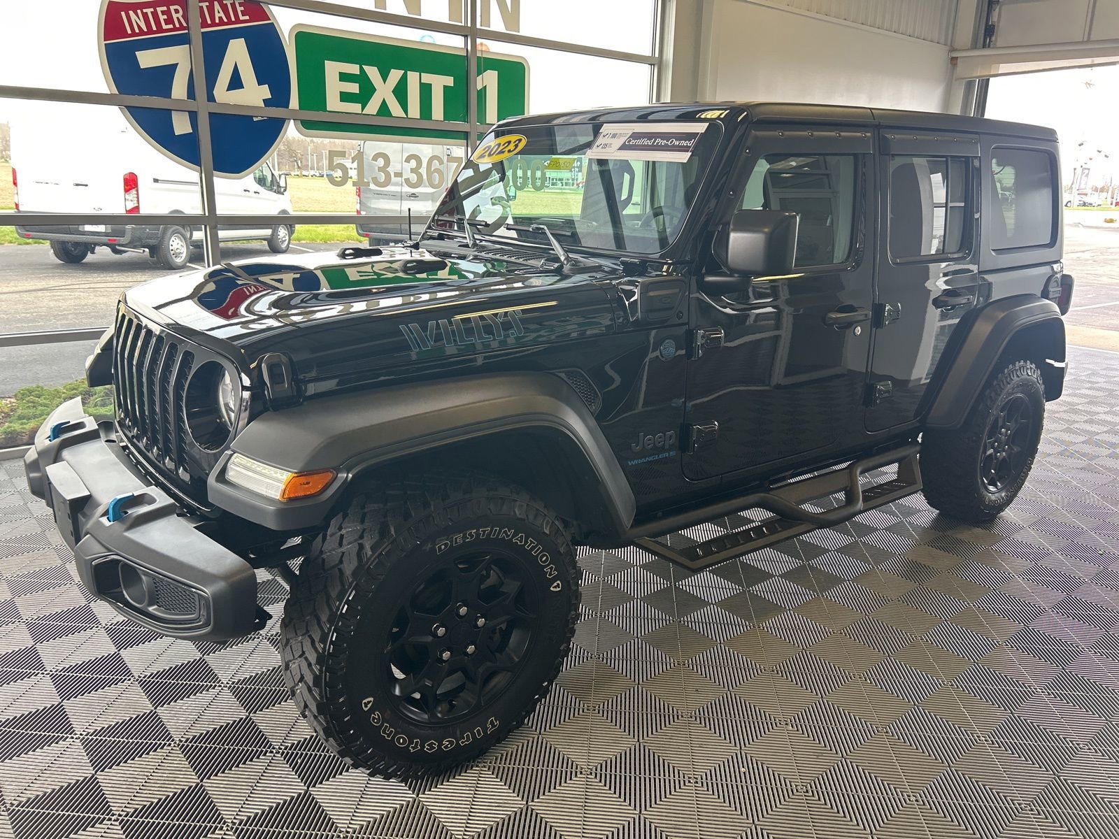 Used 2023 Jeep Wrangler Unlimited w/ Cold Weather Group AWD/4WD image 3