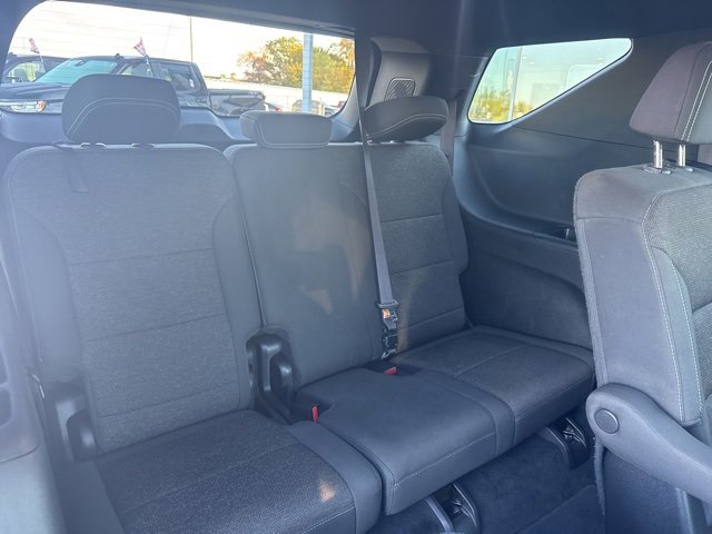 Used 2025 Chevrolet Traverse LT image 16