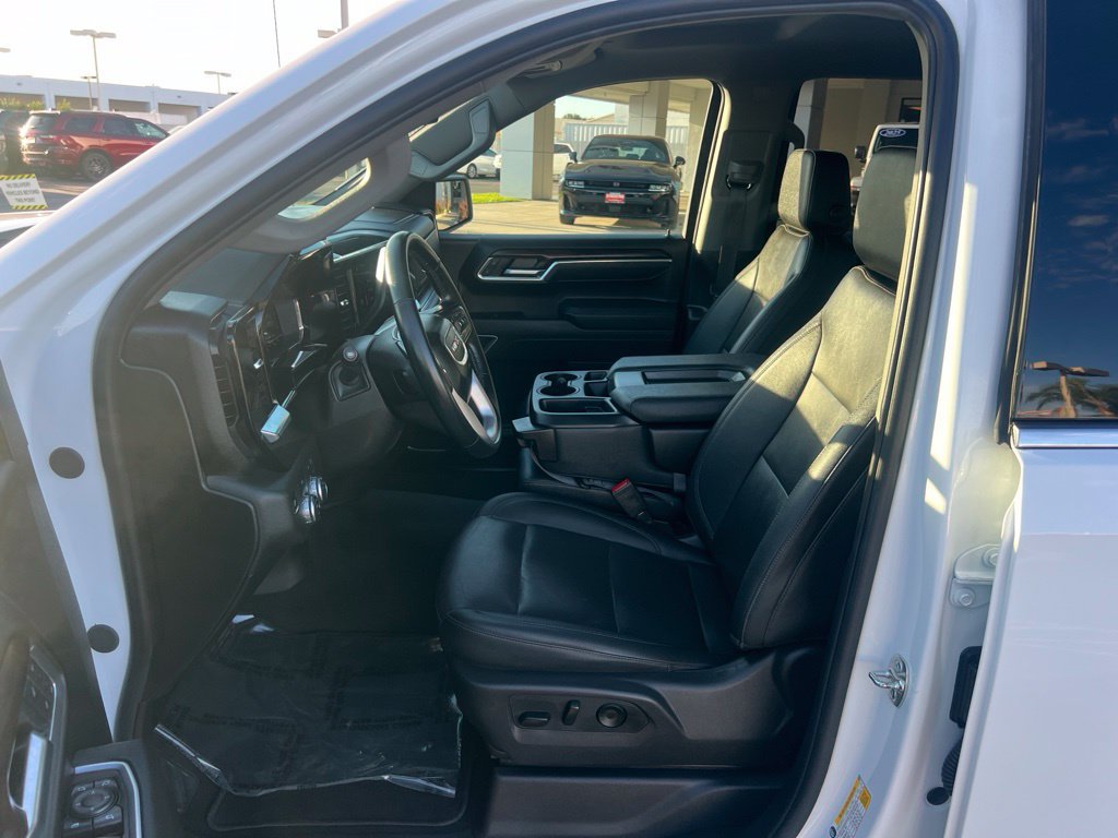 Used 2025 GMC Sierra 1500 SLT AWD/4WD image 18