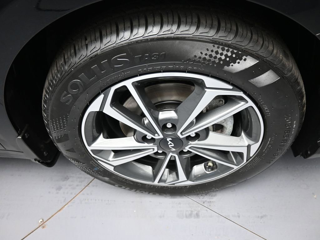 Certified 2023 Kia Forte LXS w/ LXS Technology Package FWD image 13