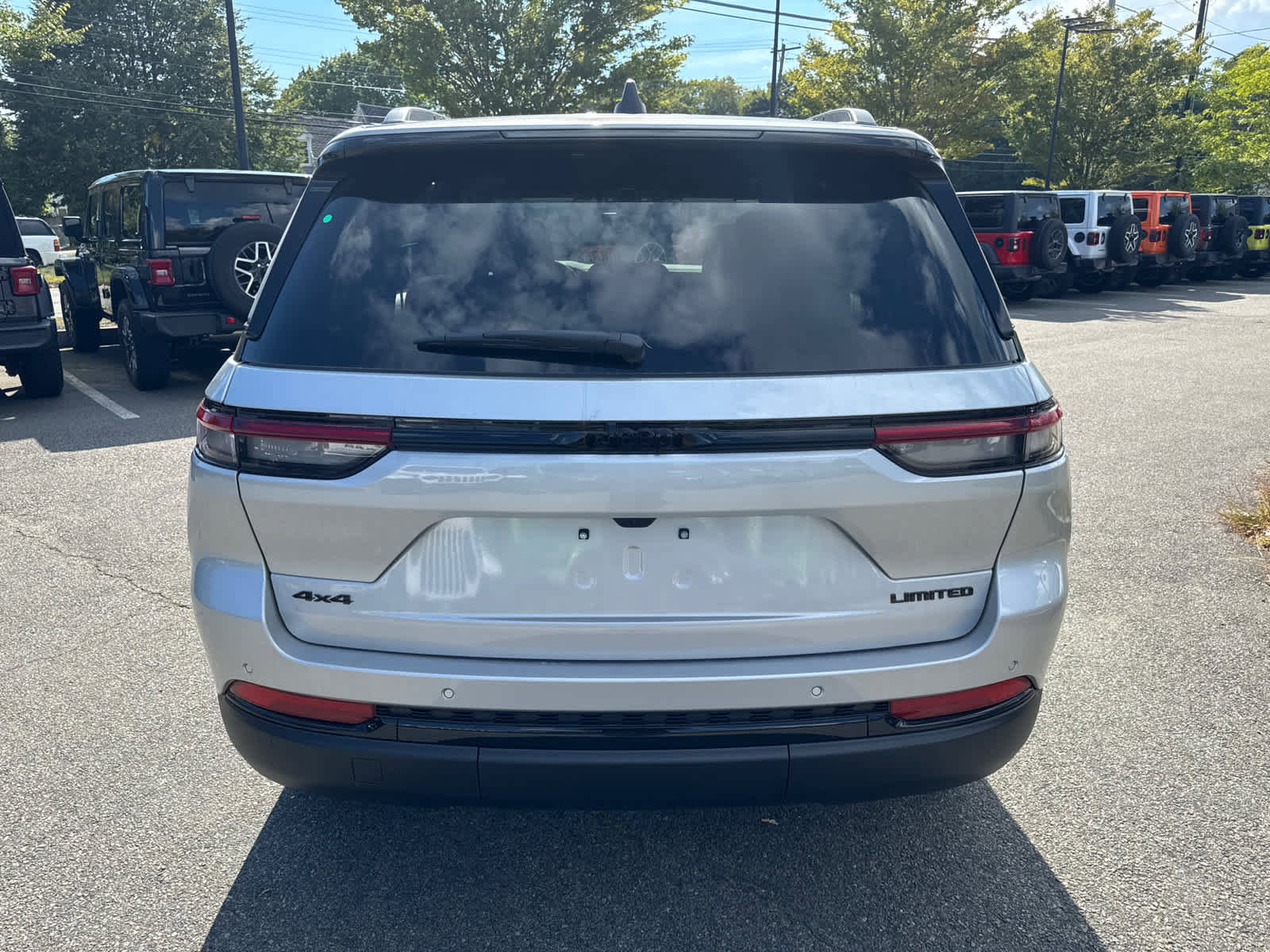 New 2025 Jeep Grand Cherokee Limited w/ Black Appearance Package image 5