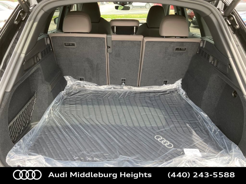 Used 2025 Audi Q5 Premium w/ Convenience Package image 26