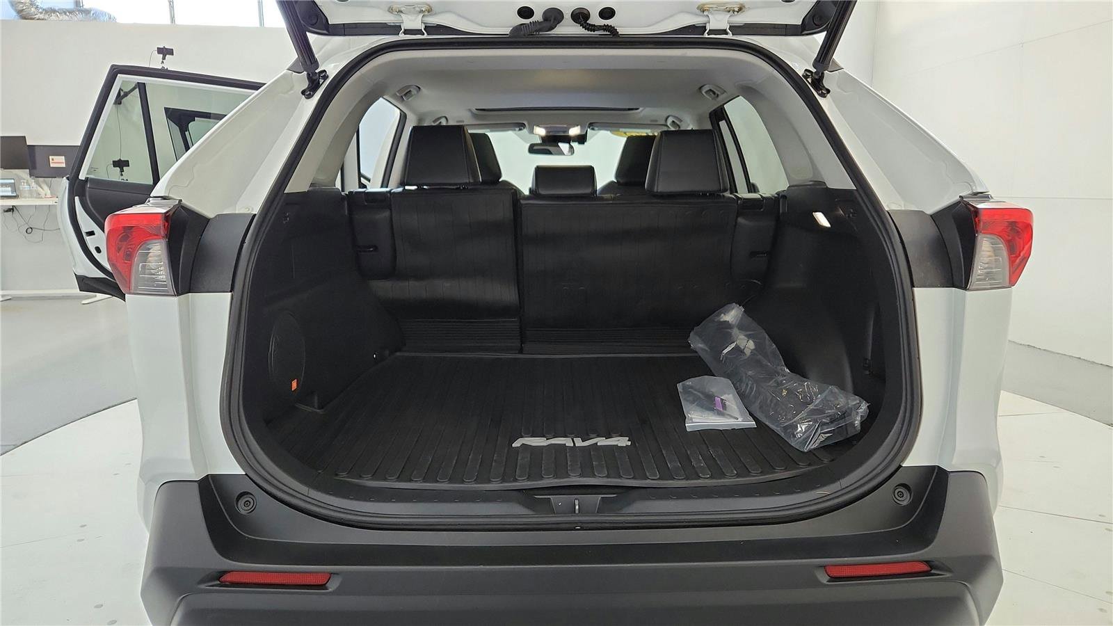 Certified 2023 Toyota RAV4 XLE Premium image 16