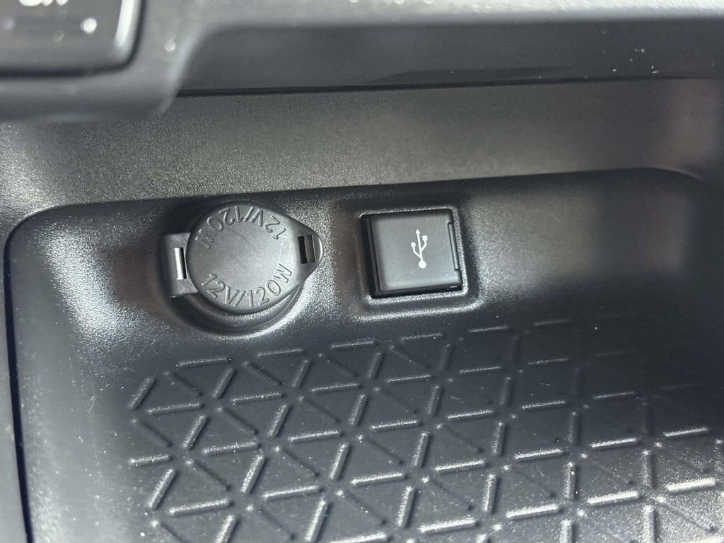 Used 2021 Toyota RAV4 LE image 23