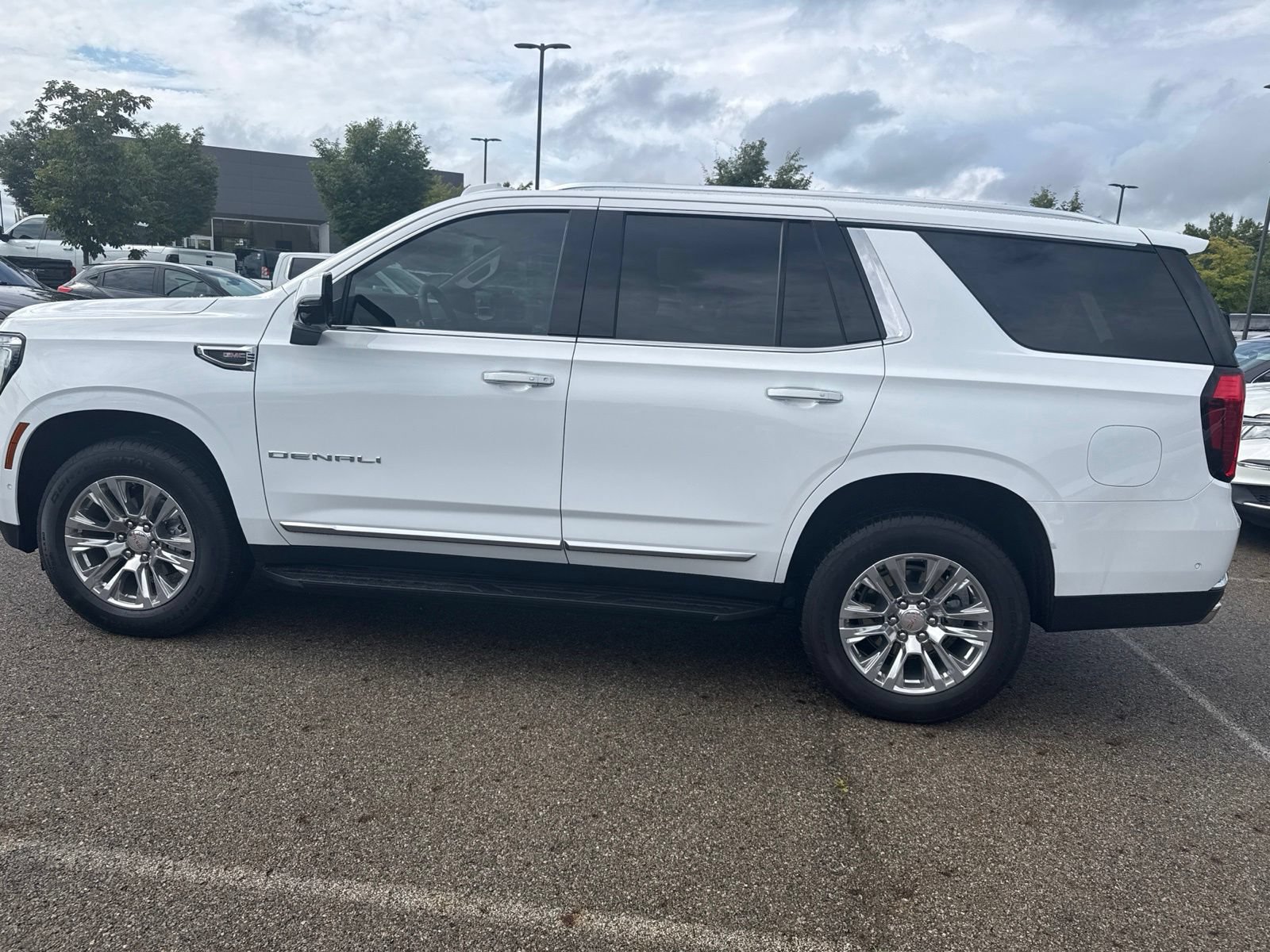 Used 2026 GMC Yukon Denali AWD/4WD image 8