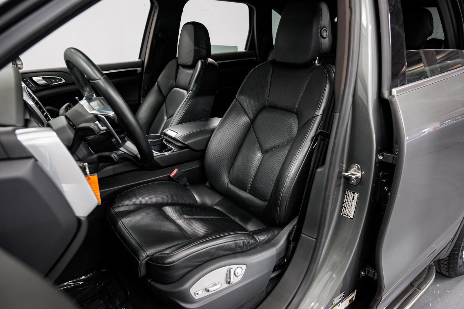 Used 2015 Porsche Cayenne Diesel AWD/4WD image 19