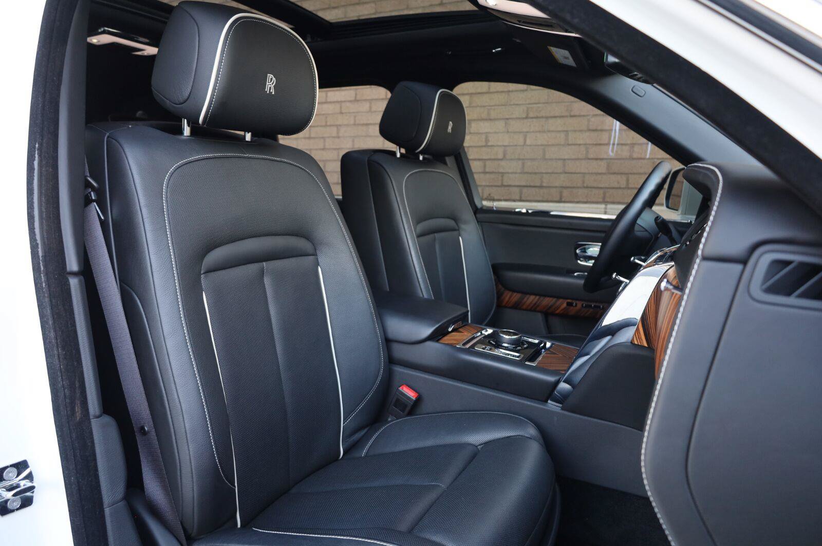 Used 2019 Rolls-Royce Cullinan AWD/4WD image 36