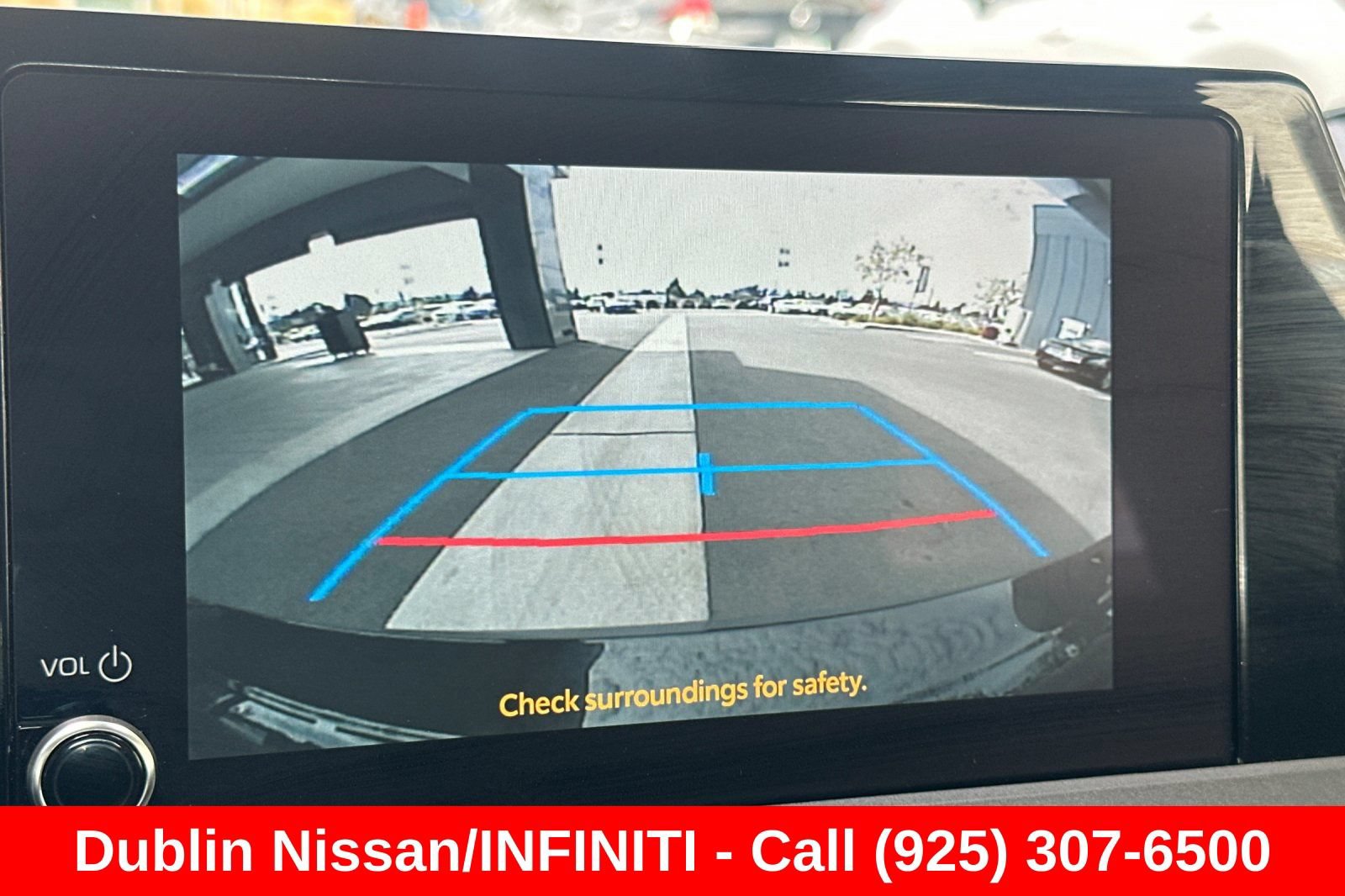 Used 2025 Toyota Prius LE FWD image 27